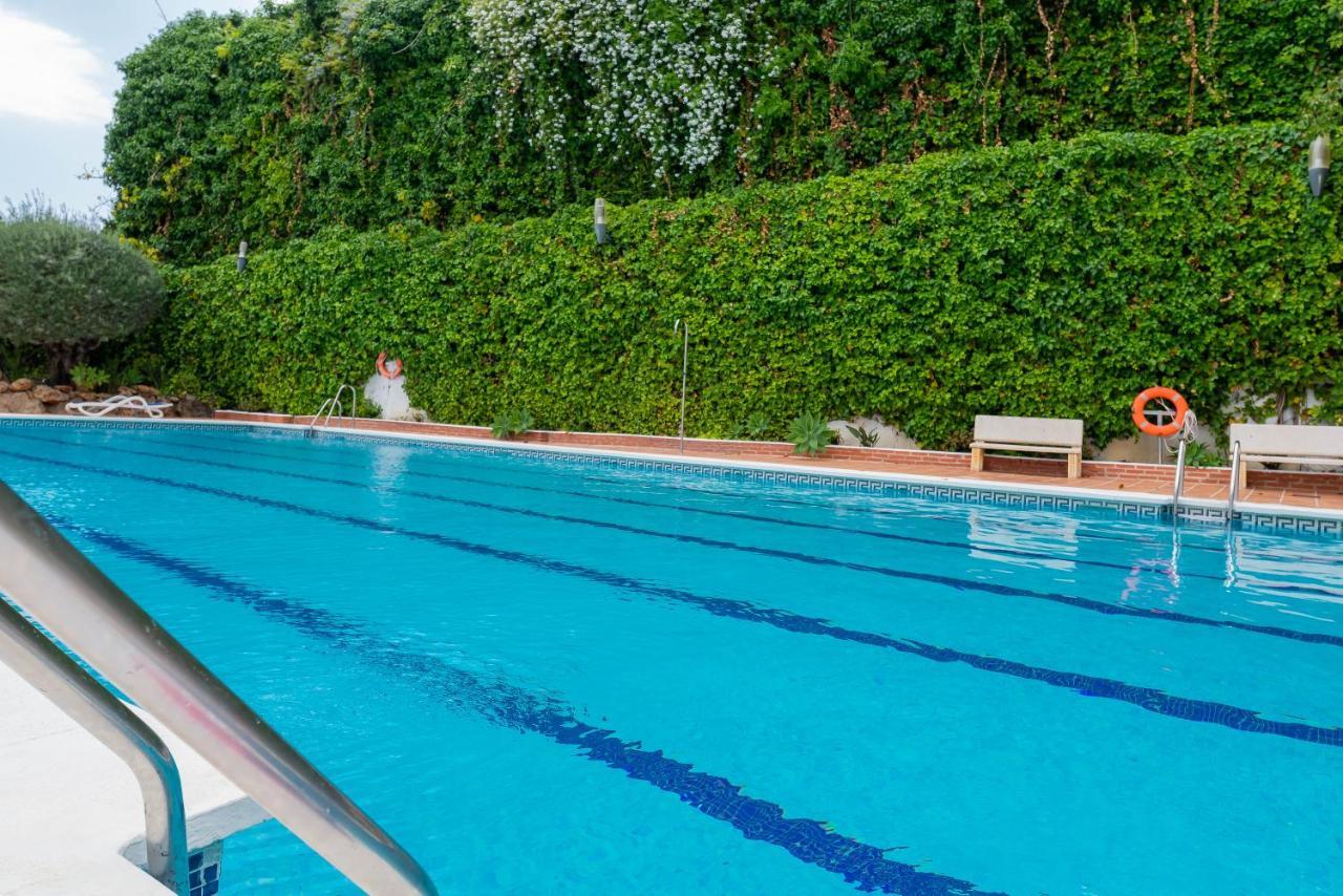 Apartment Tranquil 2 Bdrm Peaceful W/ 2 Pools Marbella