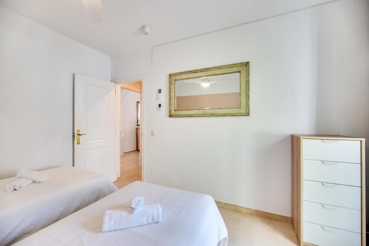 Tranquil 2 Bdrm Peaceful W/ 2 Pools Apartment *
